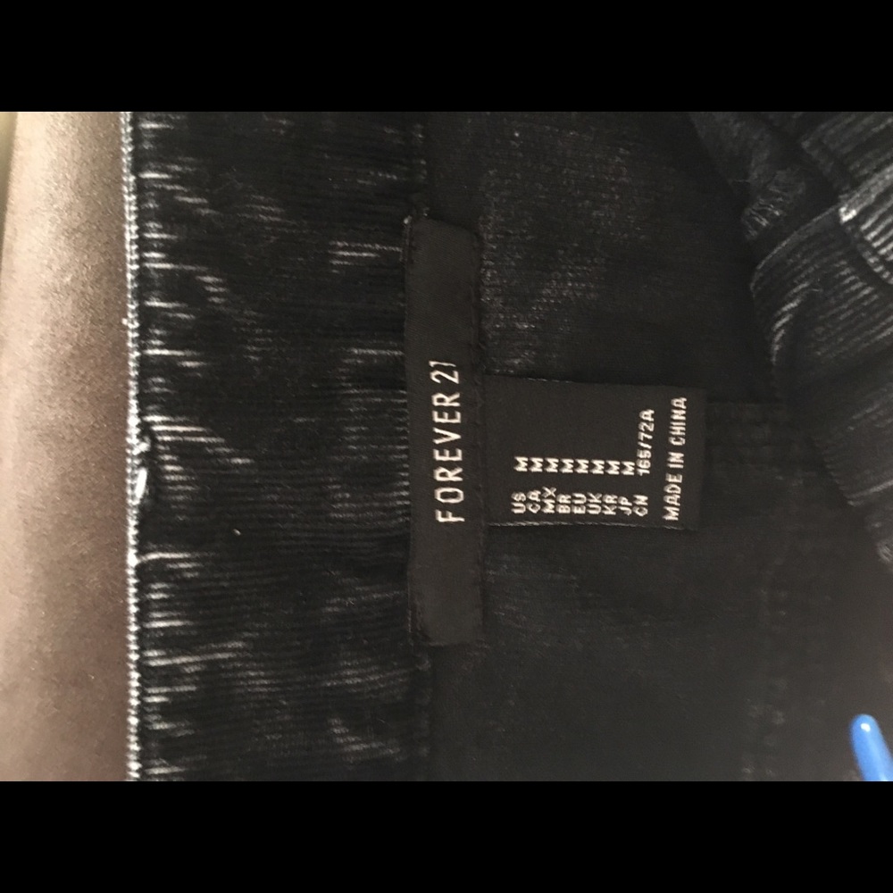 Forever 21 black denim skirt - Picture 3 of 3